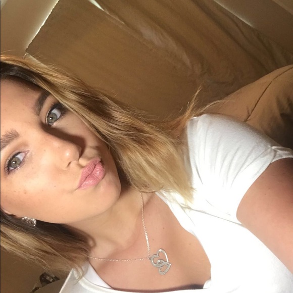 Meet your Posher, Haley - Picture 1 of 1